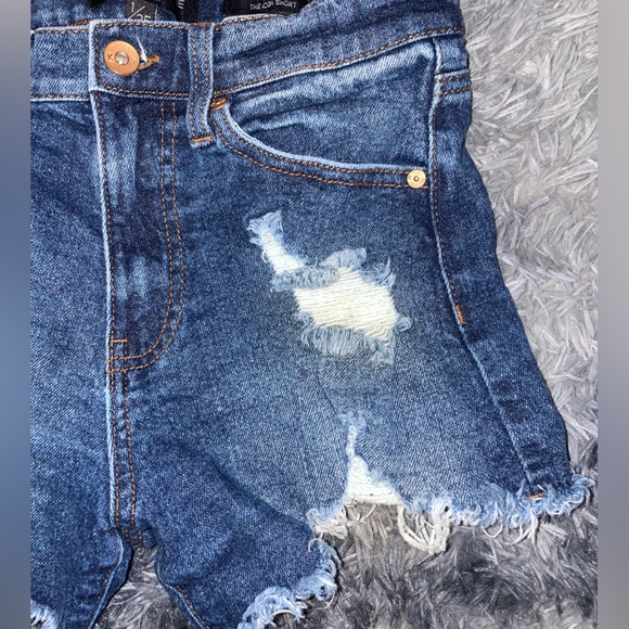 Kendall+Kylie, the icon short - Picture 4 of 7